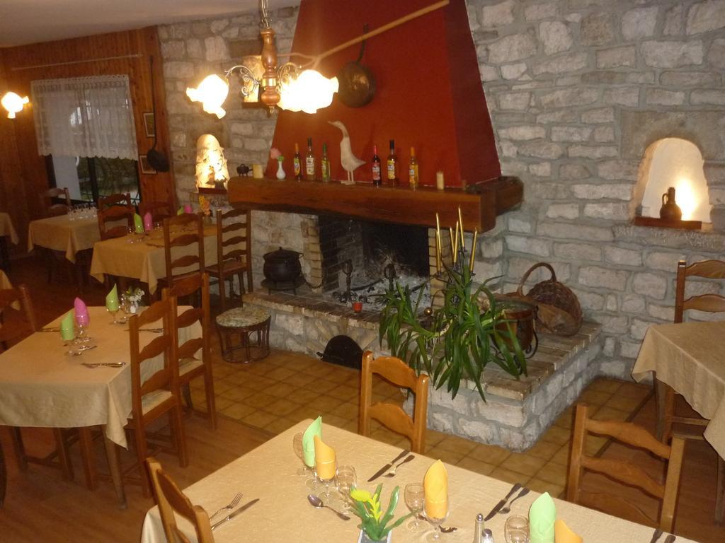 Hotel Restaurant La Chaumiere Du Lac Клерво-ле-Лак Экстерьер фото